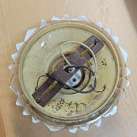 VINTAGE ART DECO STARBURST clear painted GLASS CEILING LIGHT SHADE flush socket - Picture 4 of 6